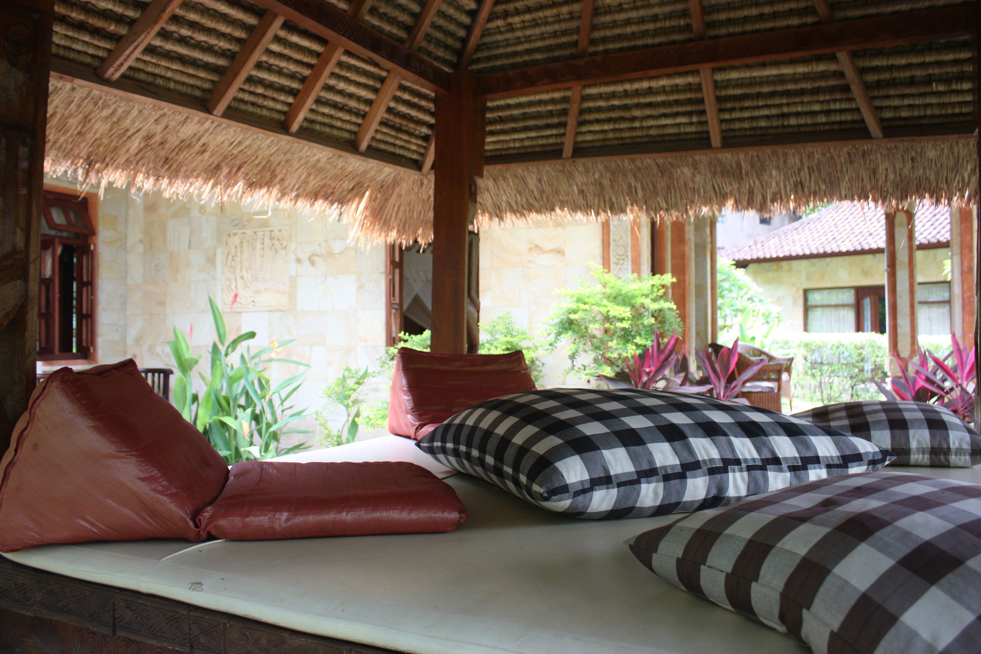 Rambutan Hotel Lovina  Exterior photo